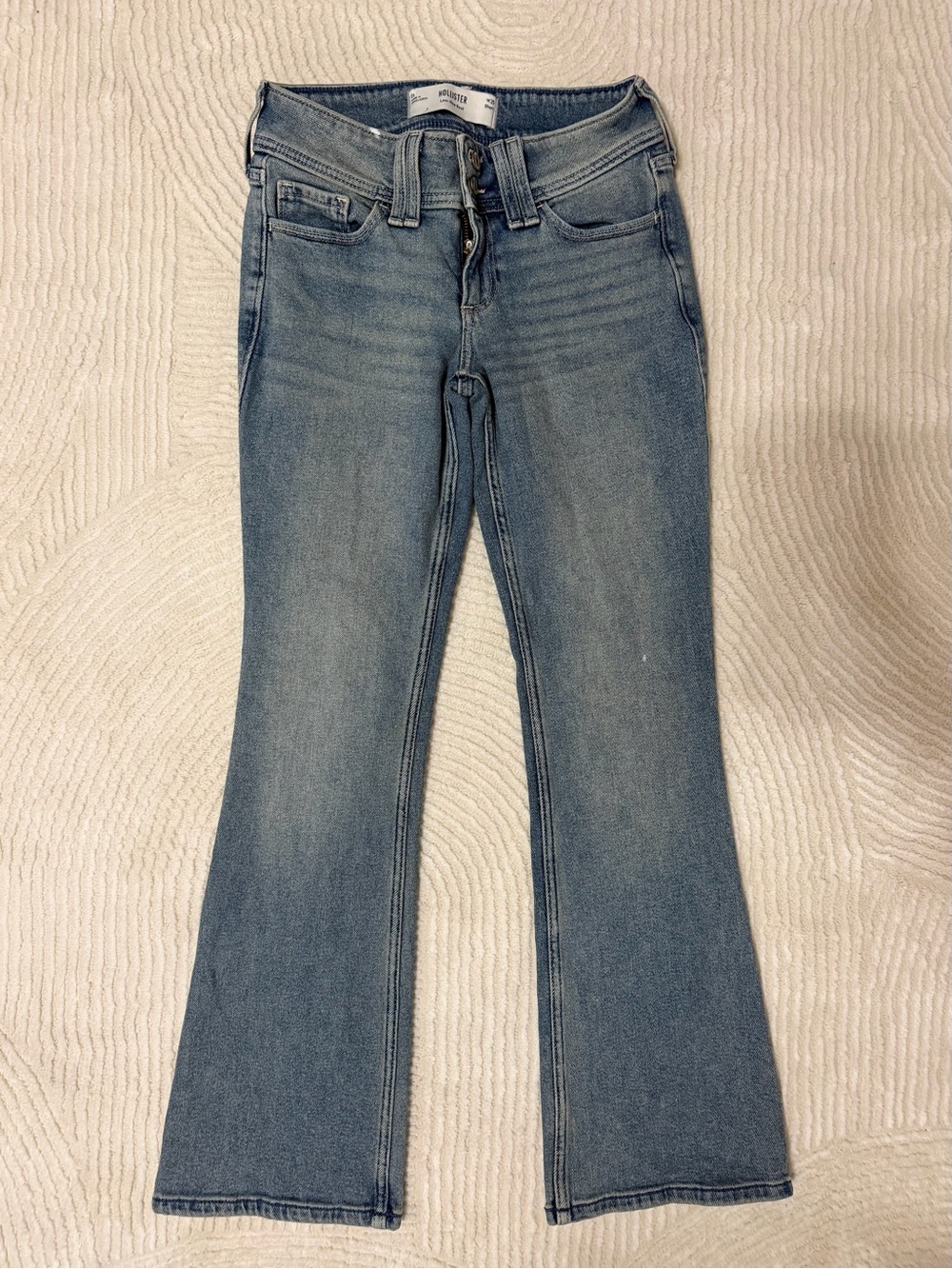 Women’s Hollister Low rise boot cut jeans 25 short
